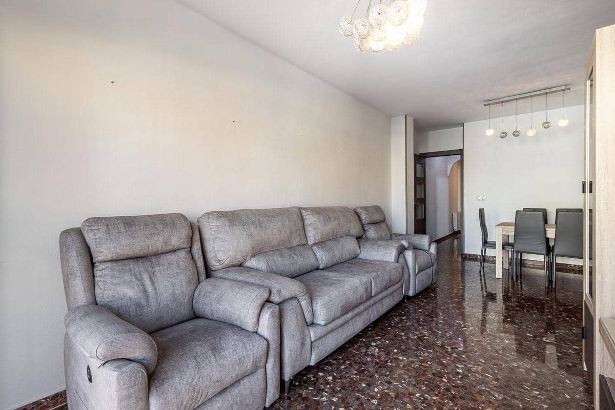 2 makuuhuone Asunto myytävänä paikassa Albolote mukana 
autotalli - 188 000 € (Ref: 9879164)
