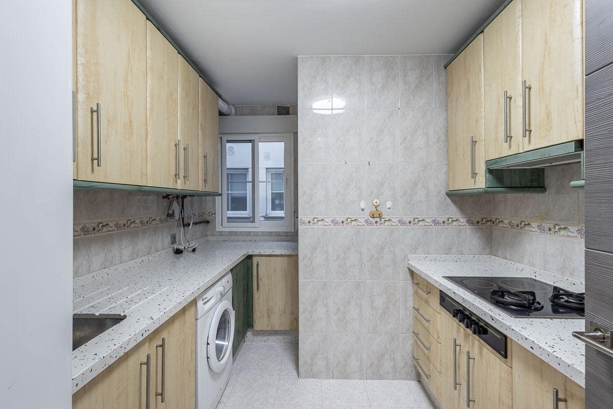 2 makuuhuone Asunto myytävänä paikassa Albolote mukana 
autotalli - 188 000 € (Ref: 9879164)