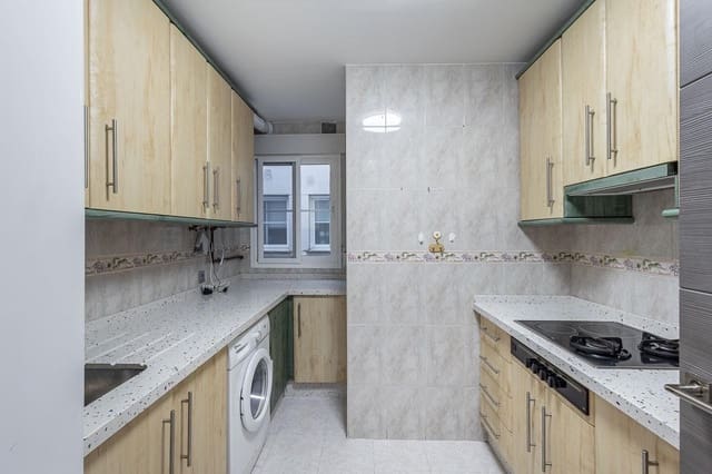 2 makuuhuone Asunto myytävänä paikassa Albolote mukana 
autotalli - 188 000 € (Ref: 9879164)