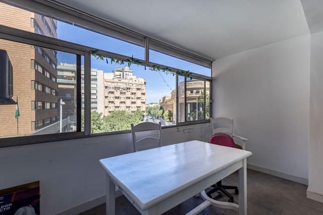 5 slaapkamer Flat te koop in Granada stad - € 429.000 (Ref: 9879166)