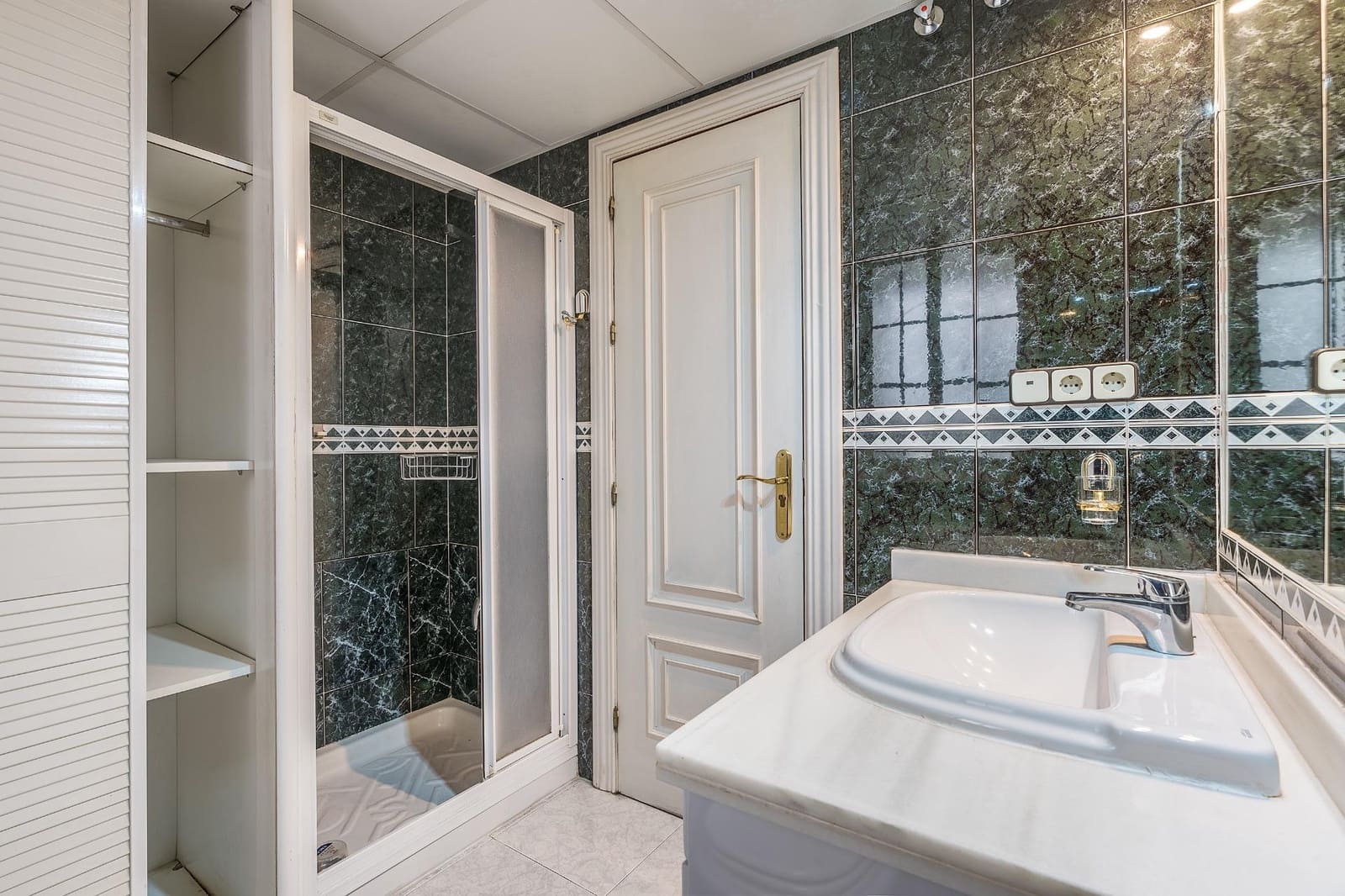 4 sovrum Lägenhet till salu i Granada stad med garage - 550 000 € (Ref: 9885062)