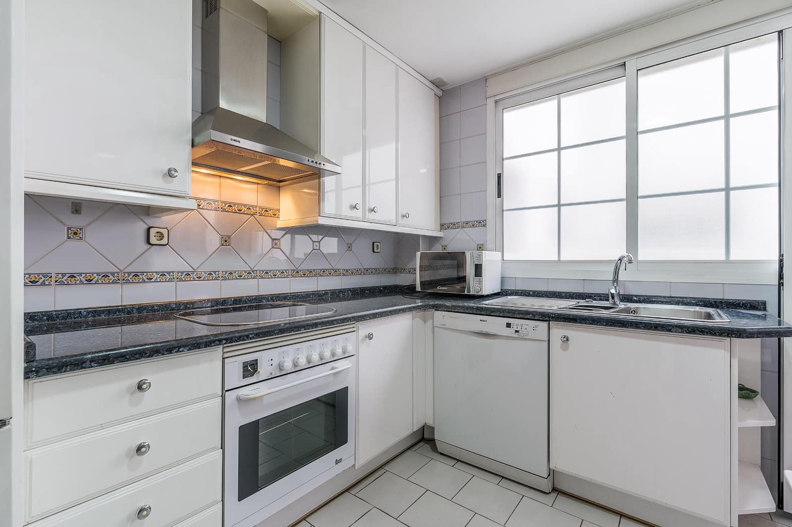 4 sovrum Lägenhet till salu i Granada stad med garage - 550 000 € (Ref: 9885062)
