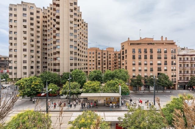 4 sovrum Lägenhet till salu i Granada stad med garage - 550 000 € (Ref: 9885062)