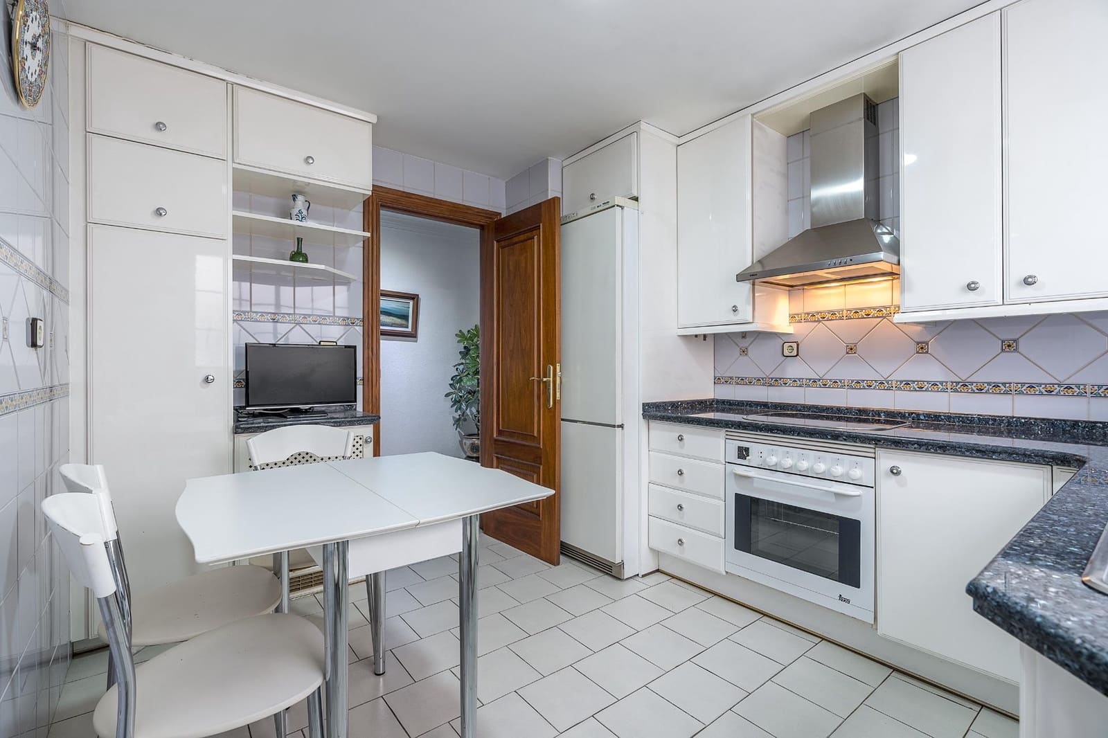 4 sovrum Lägenhet till salu i Granada stad med garage - 550 000 € (Ref: 9885062)