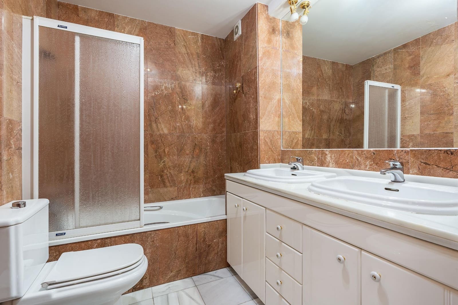 4 sovrum Lägenhet till salu i Granada stad med garage - 550 000 € (Ref: 9885062)