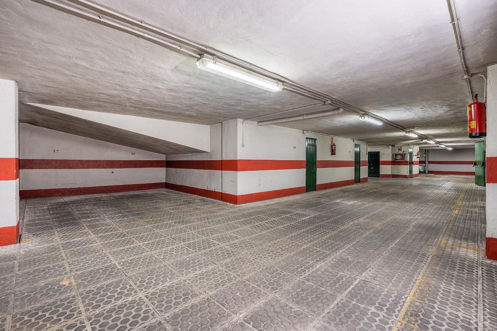 4 sovrum Lägenhet till salu i Granada stad med garage - 550 000 € (Ref: 9885062)