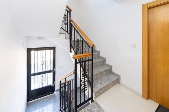 2 quarto Apartamento para venda em La Zubia com garagem - 165 000 € (Ref: 9885063)