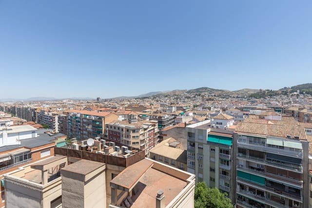 4 Zimmer Wohnung zu verkaufen in Granada Stadt - 390.000 € (Ref: 9890605)