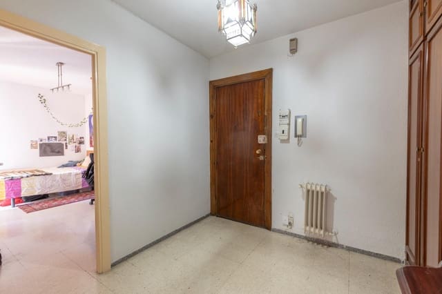 4 Zimmer Wohnung zu verkaufen in Granada Stadt - 390.000 € (Ref: 9890605)