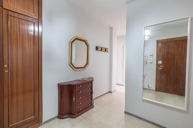 4 Zimmer Wohnung zu verkaufen in Granada Stadt - 390.000 € (Ref: 9890605)