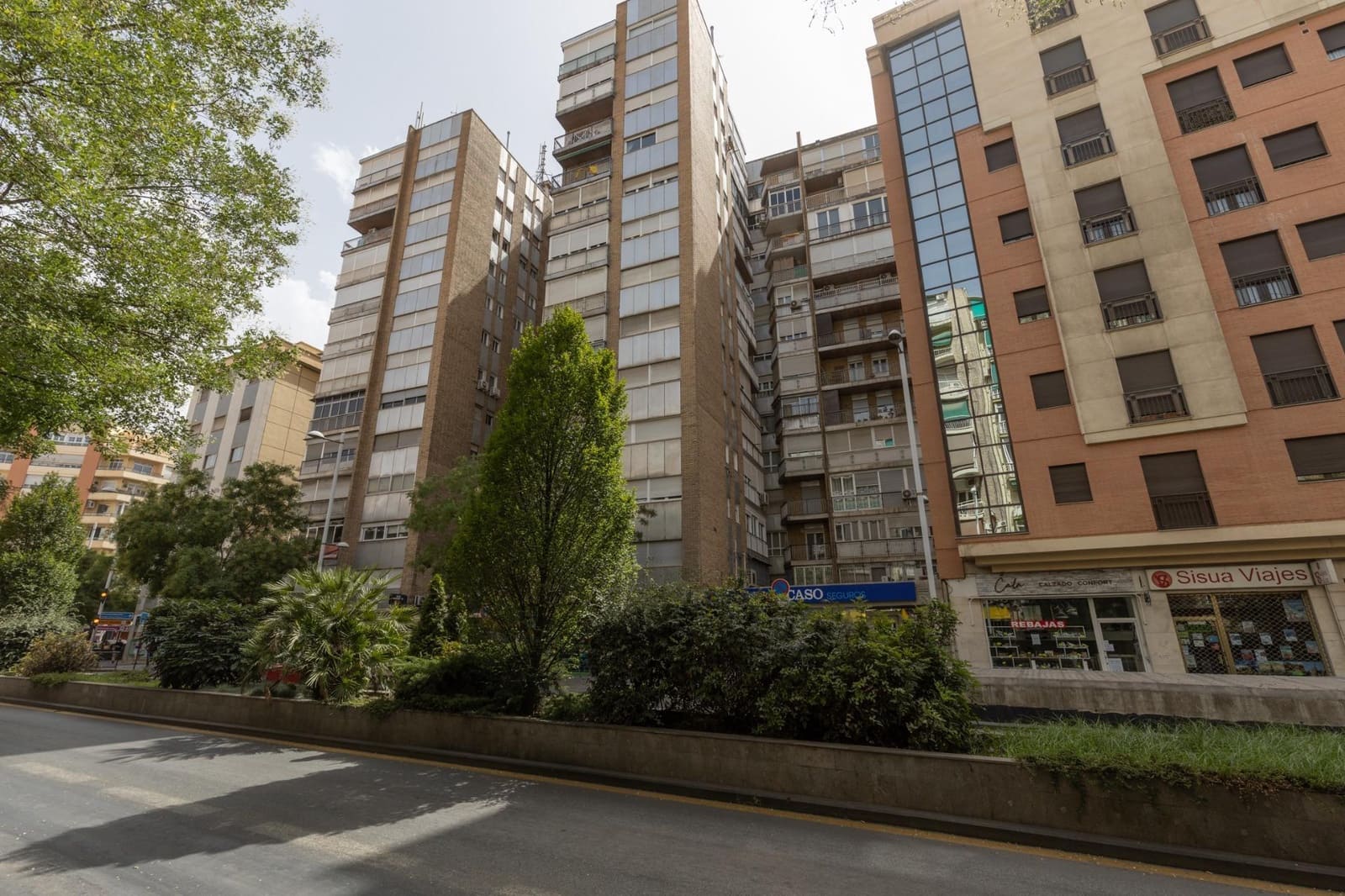 4 Zimmer Wohnung zu verkaufen in Granada Stadt - 390.000 € (Ref: 9890605)