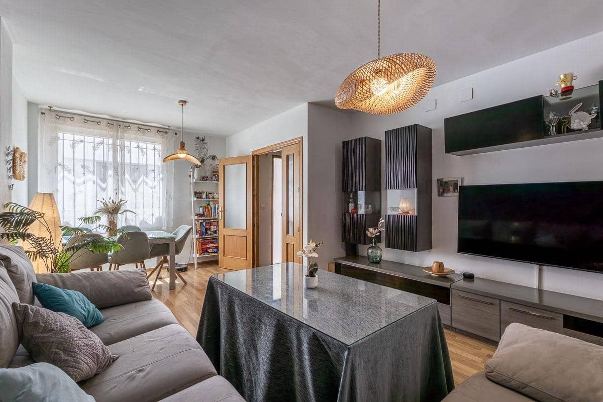 4 soverom Rekkehus til salgs i Cajar med garasje - € 248 000 (Ref: 9890606)