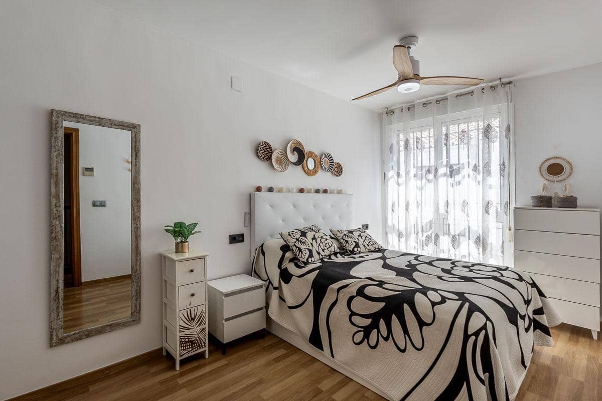 4 soverom Rekkehus til salgs i Cajar med garasje - € 248 000 (Ref: 9890606)