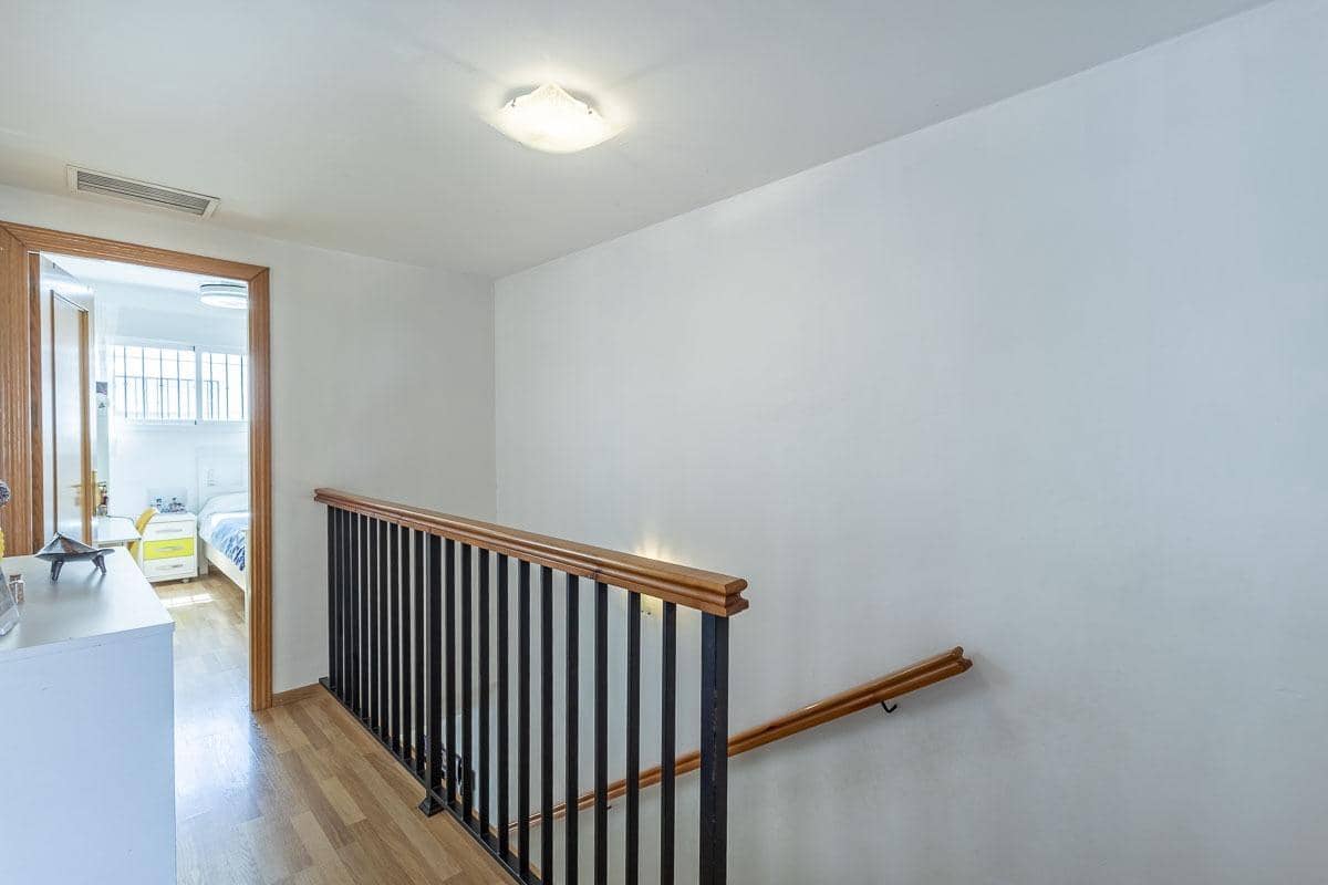 4 soverom Rekkehus til salgs i Cajar med garasje - € 248 000 (Ref: 9890606)