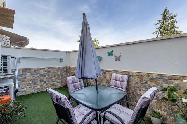 4 slaapkamer Rijtjeshuis te koop in Cájar met garage - € 248.000 (Ref: 9890606)