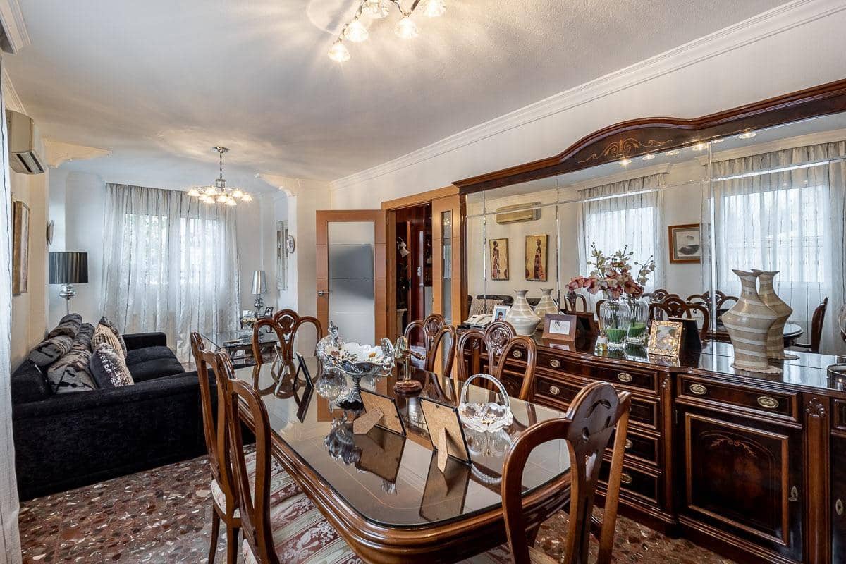 Casa de 4 habitaciones en Granada ciudad en venta con garaje - 580.000 € (Ref: 9890607)