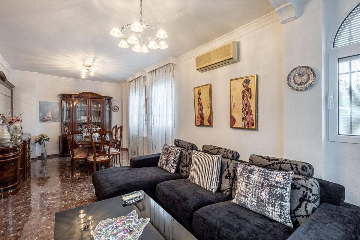 Casa de 4 habitaciones en Granada ciudad en venta con garaje - 580.000 € (Ref: 9890607)