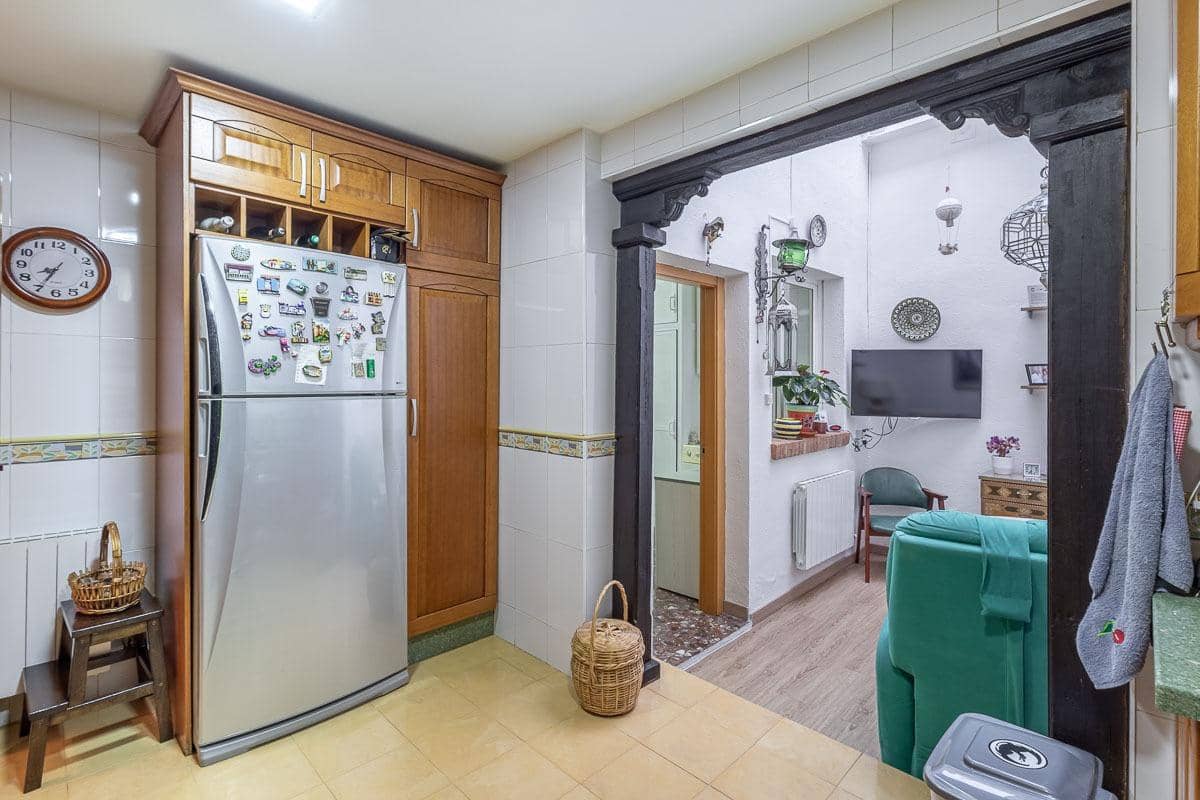 Casa de 4 habitaciones en Granada ciudad en venta con garaje - 580.000 € (Ref: 9890607)