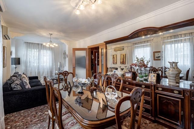 Casa de 4 habitaciones en Granada ciudad en venta con garaje - 580.000 € (Ref: 9890607)