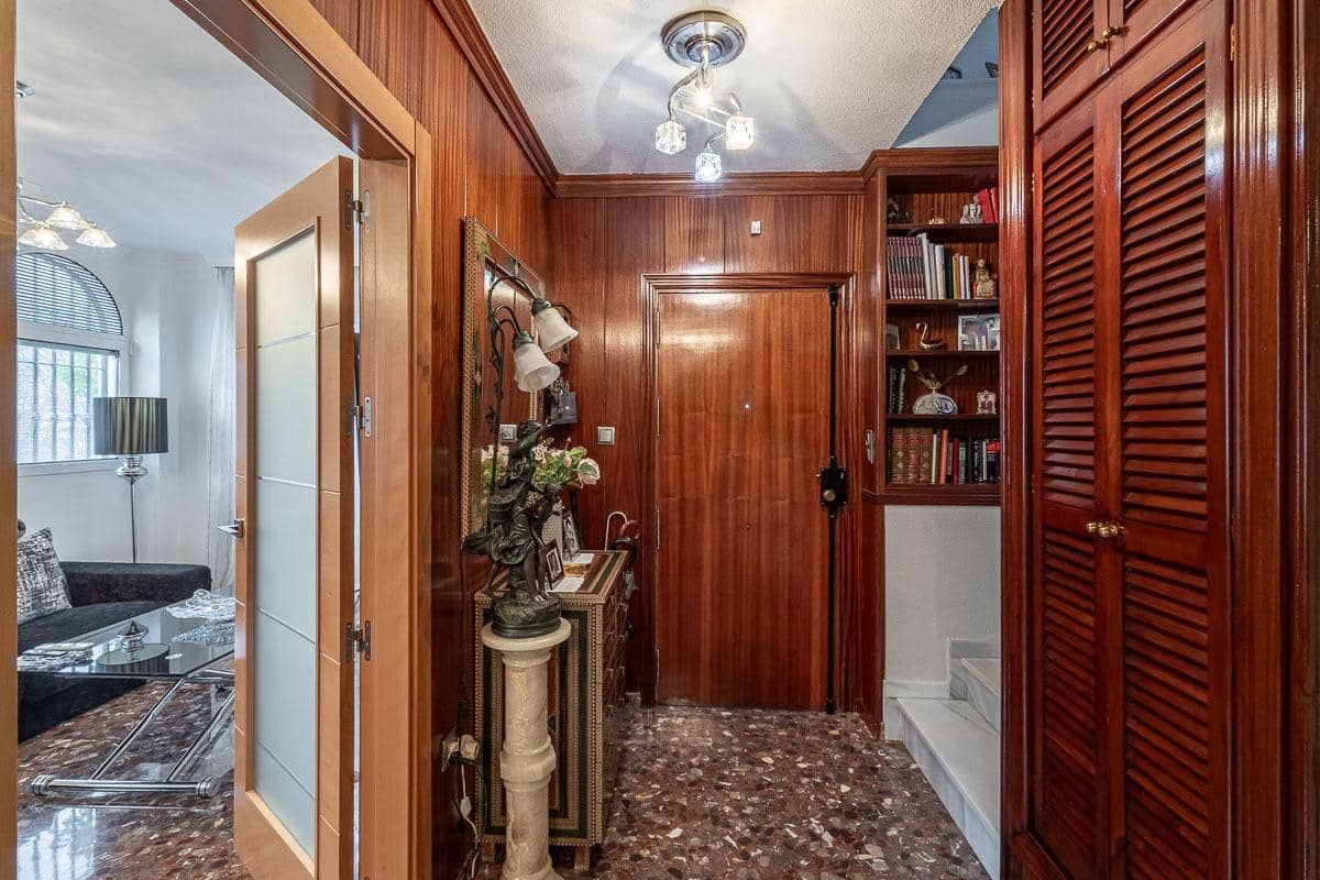 Casa de 4 habitaciones en Granada ciudad en venta con garaje - 580.000 € (Ref: 9890607)