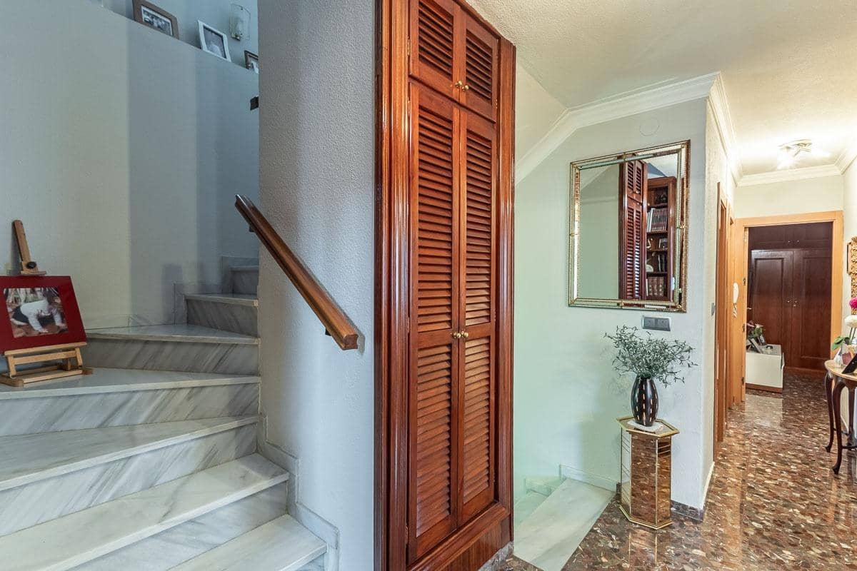 Casa de 4 habitaciones en Granada ciudad en venta con garaje - 580.000 € (Ref: 9890607)