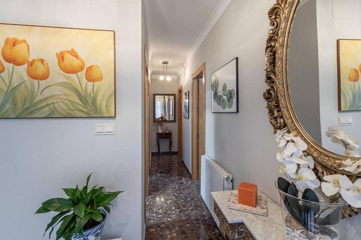 Casa de 4 habitaciones en Granada ciudad en venta con garaje - 580.000 € (Ref: 9890607)
