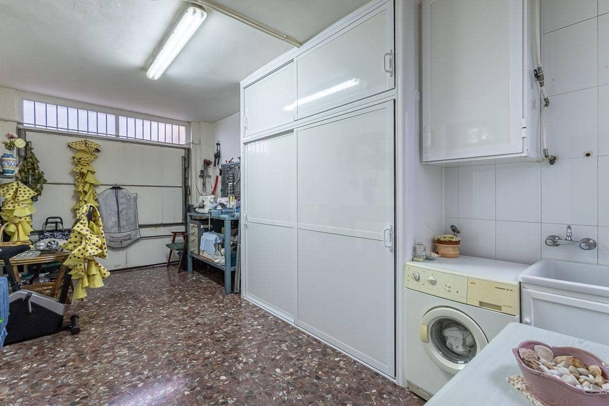 Casa de 4 habitaciones en Granada ciudad en venta con garaje - 580.000 € (Ref: 9890607)