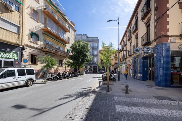 Comercial para venda em Granada cidade - 60 000 € (Ref: 9892579)