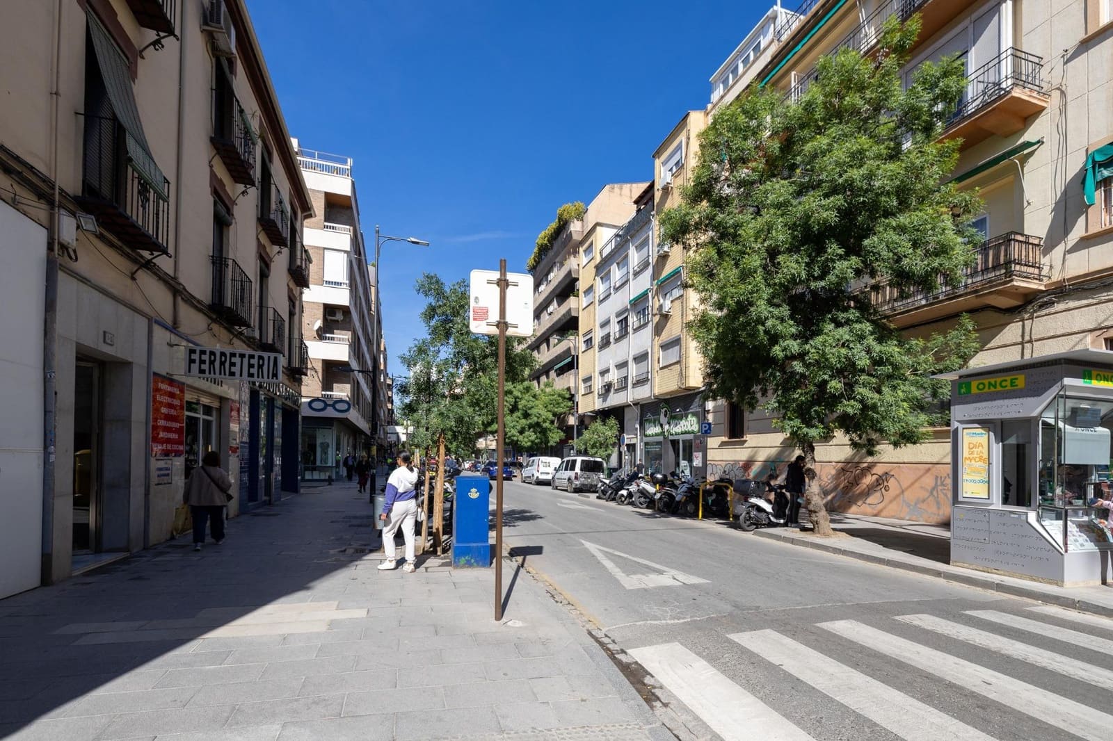 Comercial para venda em Granada cidade - 60 000 € (Ref: 9892579)