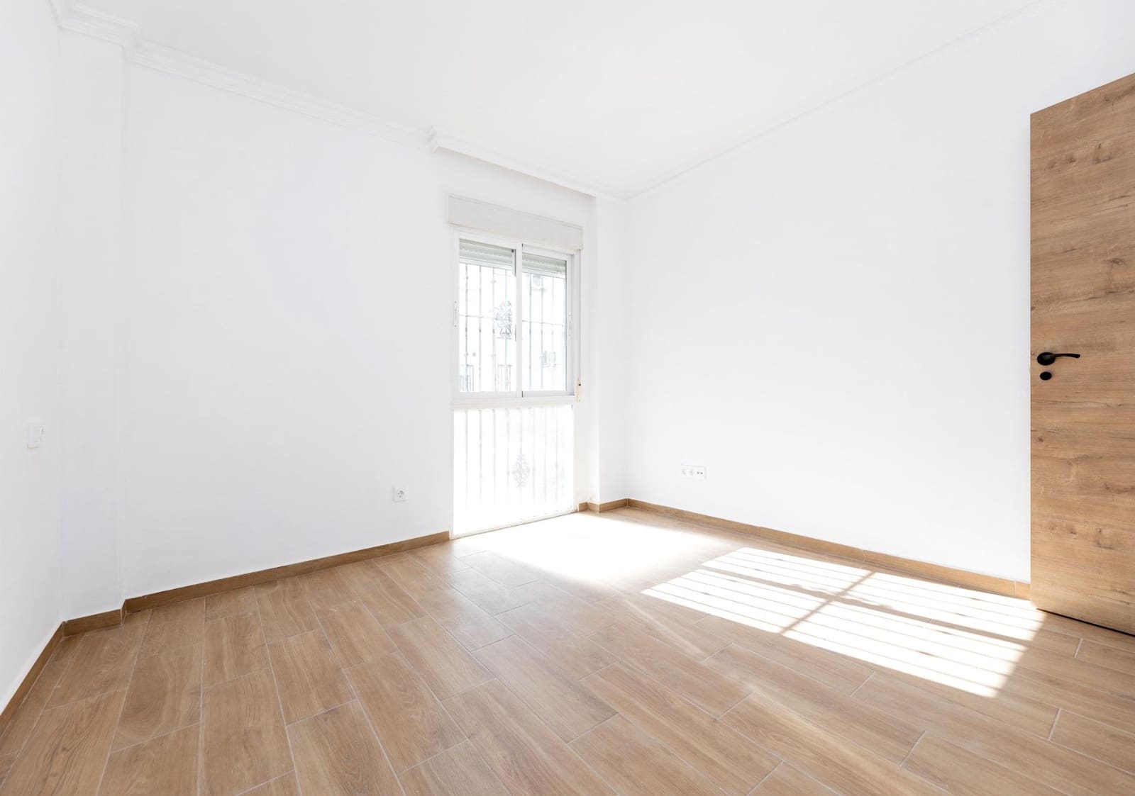 3 slaapkamer Flat te koop in Churriana de la Vega - € 177.000 (Ref: 9892581)