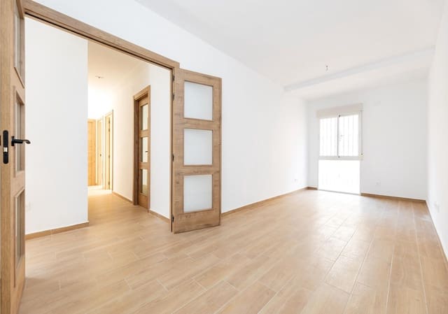 Piso de 3 habitaciones en Churriana de la Vega en venta - 177.000 € (Ref: 9892581)