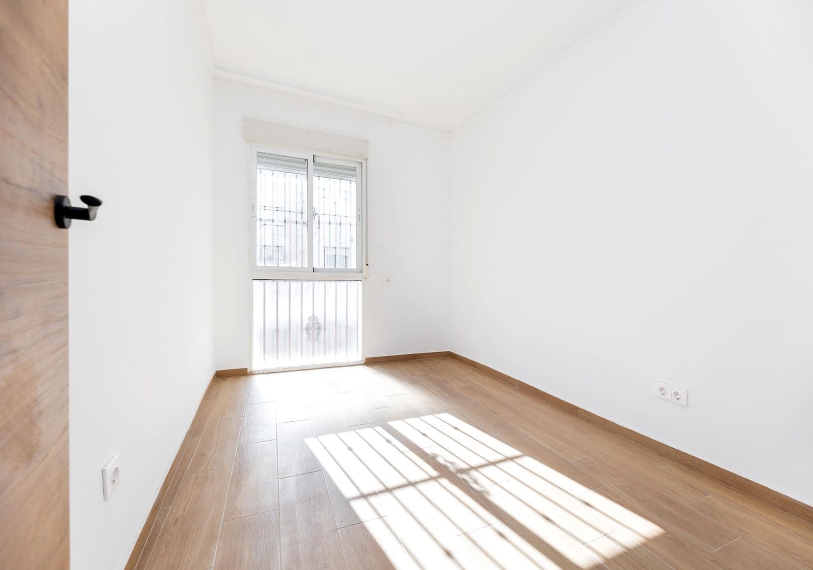 3 slaapkamer Flat te koop in Churriana de la Vega - € 177.000 (Ref: 9892581)