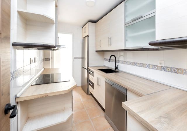 Piso de 3 habitaciones en Churriana de la Vega en venta - 177.000 € (Ref: 9892581)