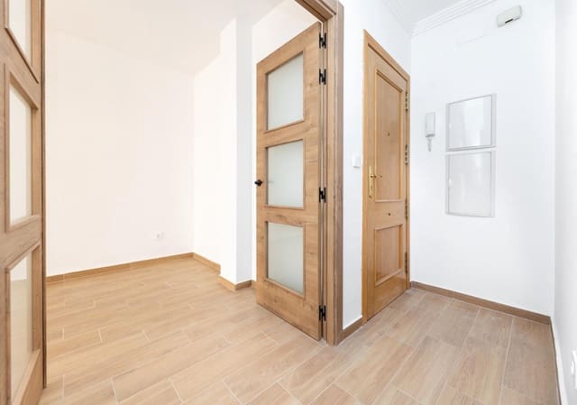 Piso de 3 habitaciones en Churriana de la Vega en venta - 177.000 € (Ref: 9892581)
