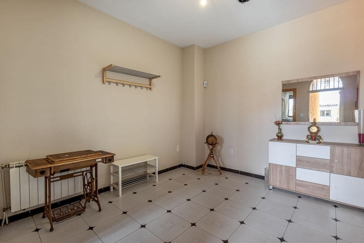 3 bedroom Villa for sale in Ogijares with pool garage - € 370,000 (Ref: 9892583)