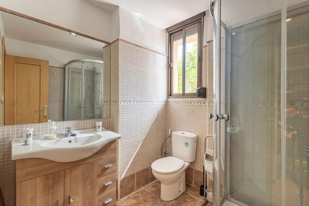3 bedroom Villa for sale in Ogijares with pool garage - € 370,000 (Ref: 9892583)
