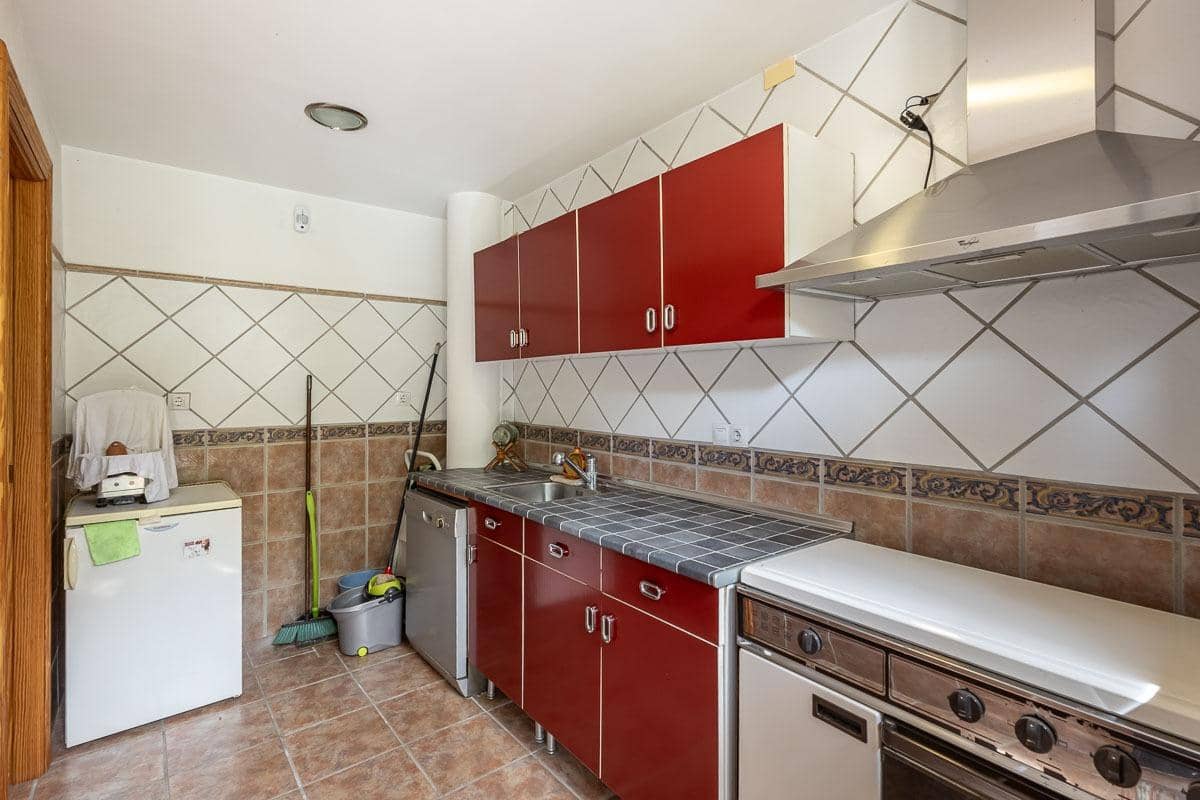 3 bedroom Villa for sale in Ogijares with pool garage - € 370,000 (Ref: 9892583)