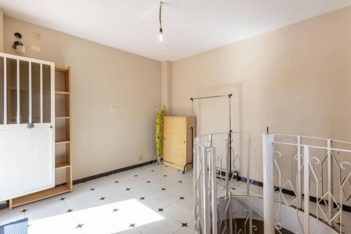 3 bedroom Villa for sale in Ogijares with pool garage - € 370,000 (Ref: 9892583)