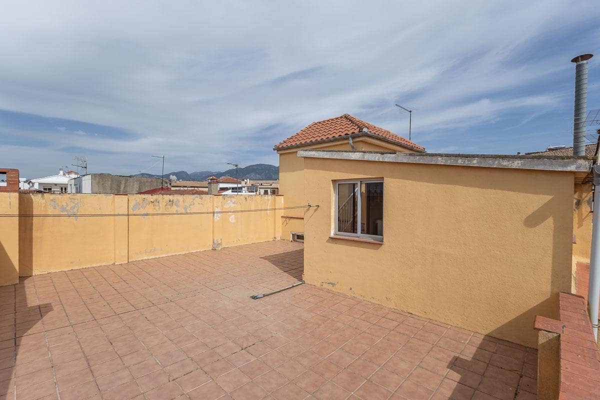 3 bedroom Villa for sale in Ogijares with pool garage - € 370,000 (Ref: 9892583)