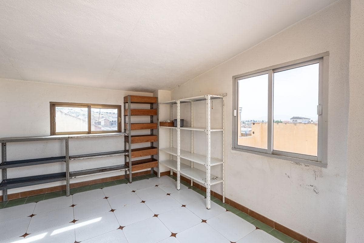 3 bedroom Villa for sale in Ogijares with pool garage - € 370,000 (Ref: 9892583)