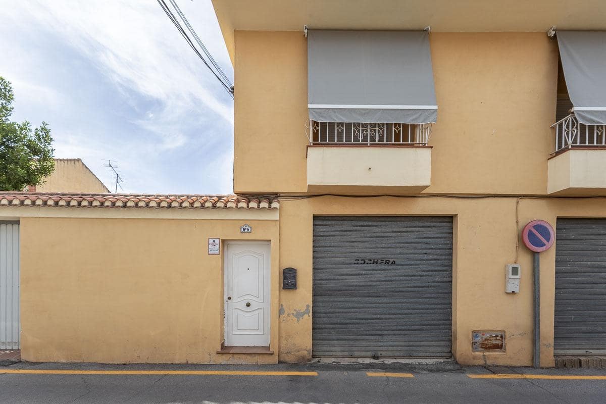 3 bedroom Villa for sale in Ogijares with pool garage - € 370,000 (Ref: 9892583)