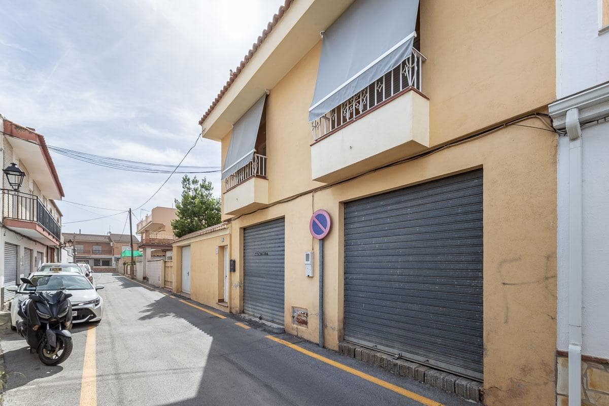 3 bedroom Villa for sale in Ogijares with pool garage - € 370,000 (Ref: 9892583)