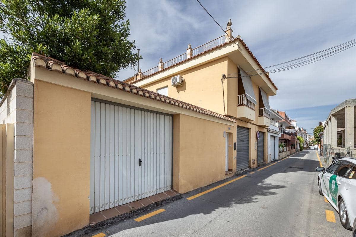 3 bedroom Villa for sale in Ogijares with pool garage - € 370,000 (Ref: 9892583)