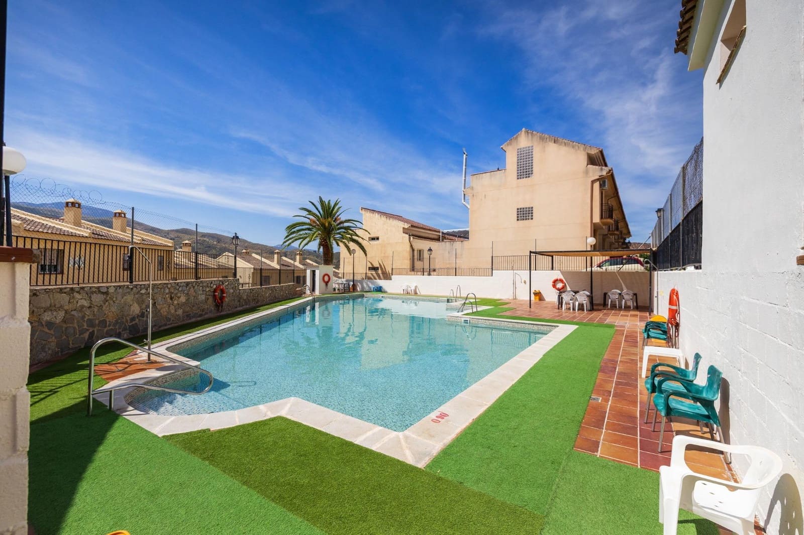 4 sypialnia Dom blizniak na sprzedaż w Cenes de la Vega z basenem garażem - 285 000 € (Ref: 9903837)