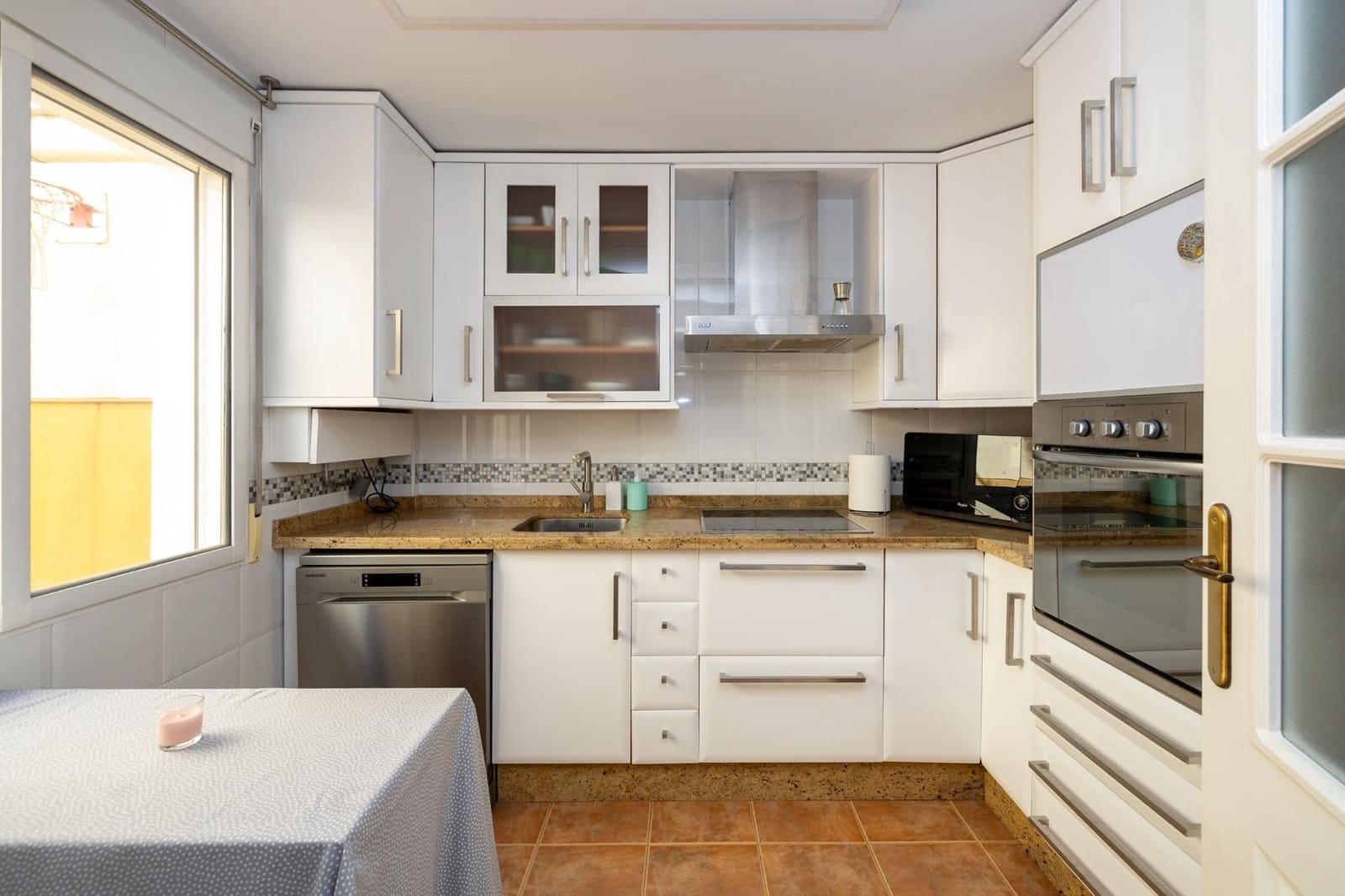 4 sypialnia Dom blizniak na sprzedaż w Cenes de la Vega z basenem garażem - 285 000 € (Ref: 9903837)
