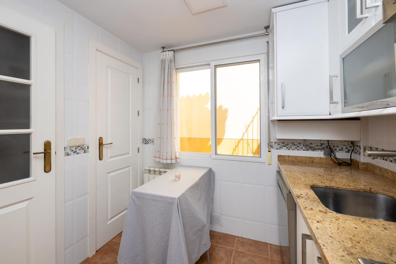 4 sypialnia Dom blizniak na sprzedaż w Cenes de la Vega z basenem garażem - 285 000 € (Ref: 9903837)