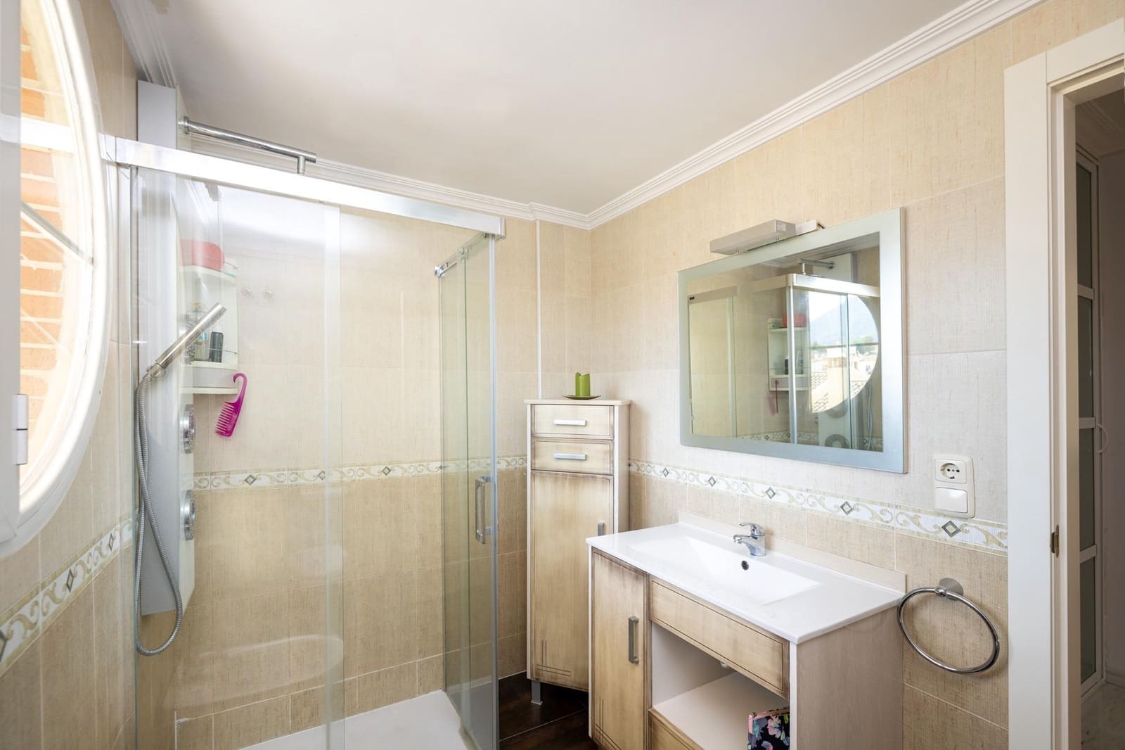 4 sypialnia Dom blizniak na sprzedaż w Cenes de la Vega z basenem garażem - 285 000 € (Ref: 9903837)