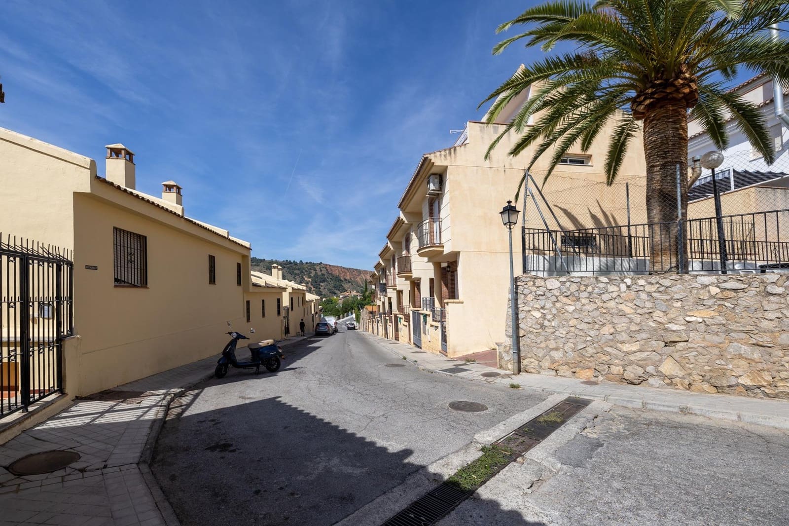 4 sypialnia Dom blizniak na sprzedaż w Cenes de la Vega z basenem garażem - 285 000 € (Ref: 9903837)