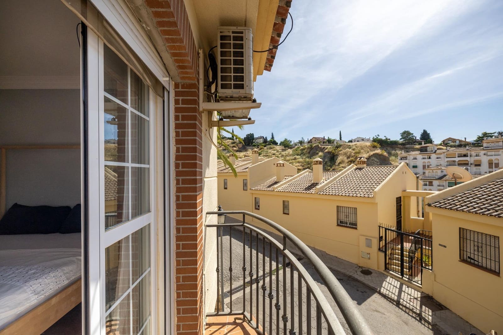 4 sypialnia Dom blizniak na sprzedaż w Cenes de la Vega z basenem garażem - 285 000 € (Ref: 9903837)