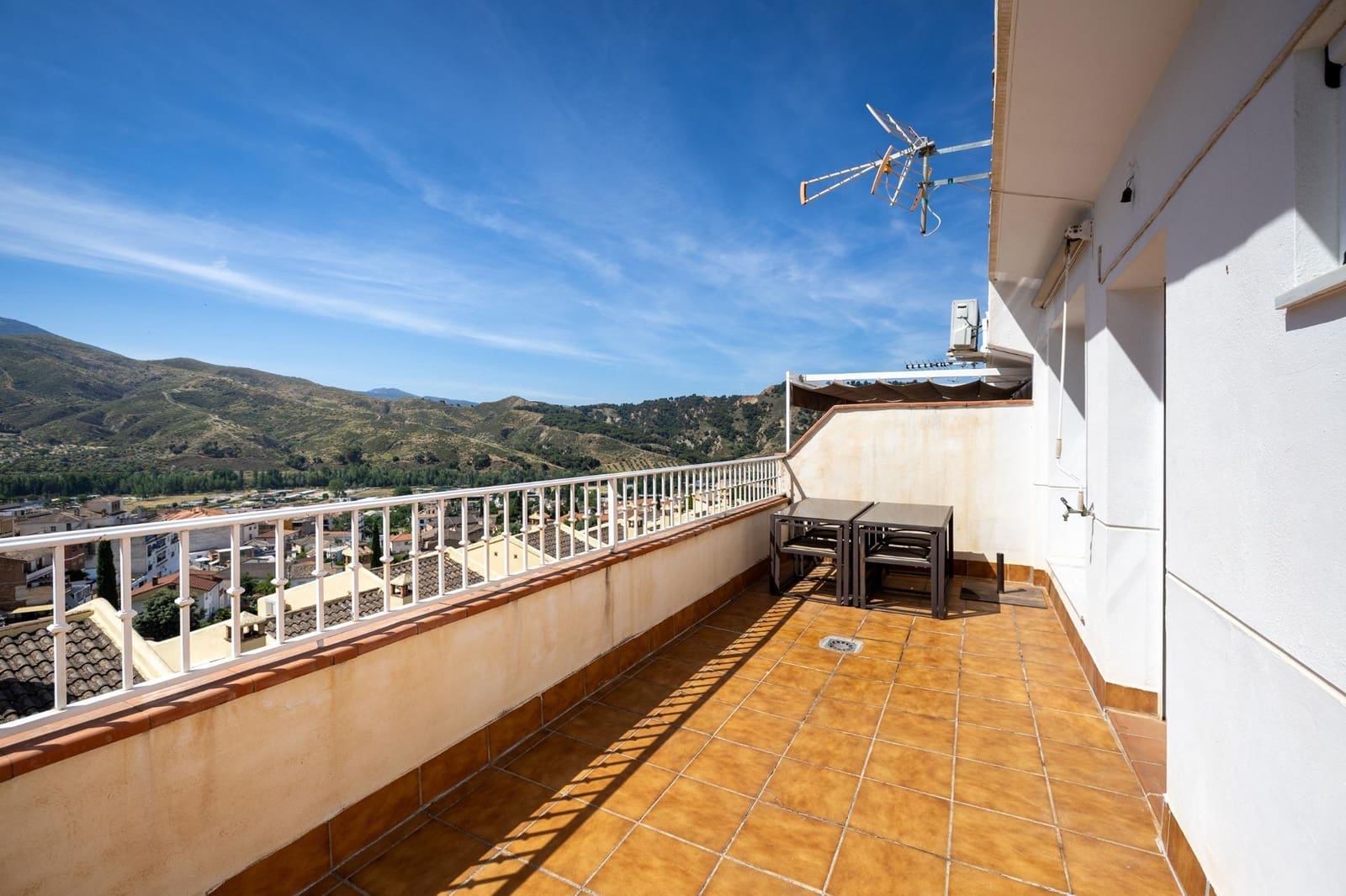 4 sypialnia Dom blizniak na sprzedaż w Cenes de la Vega z basenem garażem - 285 000 € (Ref: 9903837)